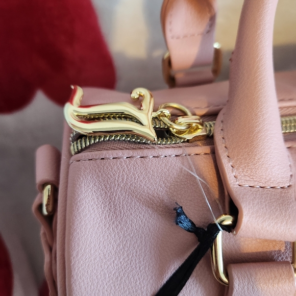 Juicy Couture Taffy Obsession Satchel and Heart-Shaped Bow Wallet - Picture 5 of 11